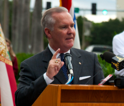 Tampa Mayor Jokes About Gunning Down Journalists Who Would ‘Cry Like Little Girls,’ Called It ‘Payback’ Featured