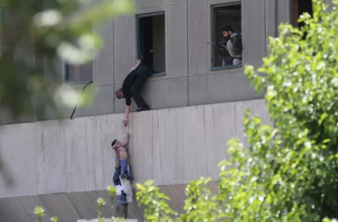 ISIS Delivers Double Blow: At Least 12 Dead In Iran After Gunmen Dressed As Women Attack Parliament While Suicide Bombers Devastate Shrine Featured