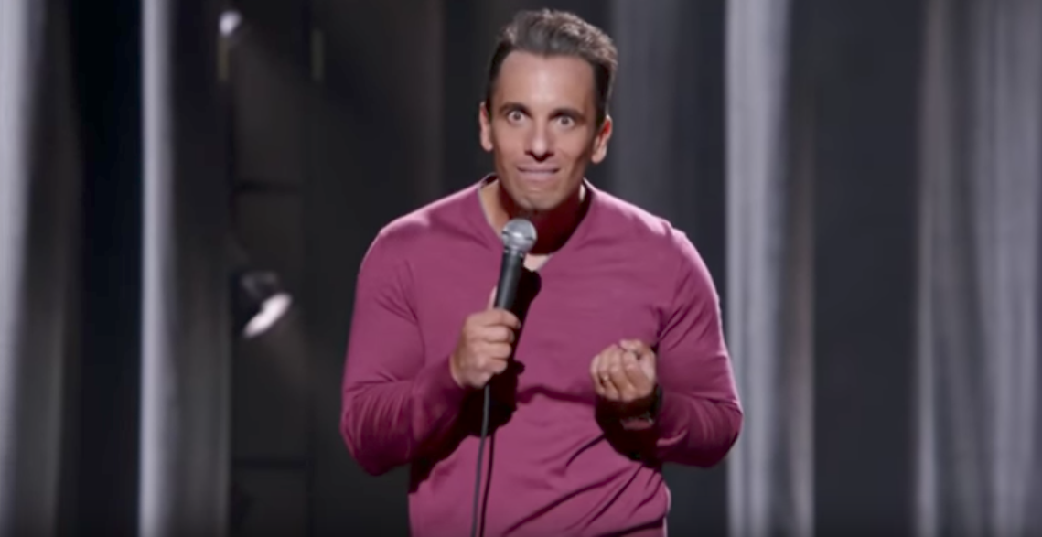 Comedian ‘stresses’ over two pounds of luggage and mocks the TSA in comedy act Featured