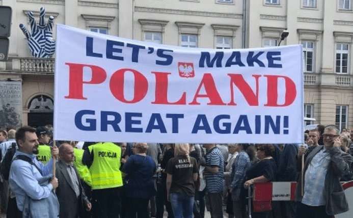 Crowd chants ‘USA’ and ‘Donald Trump’ during President’s Warsaw visit Featured