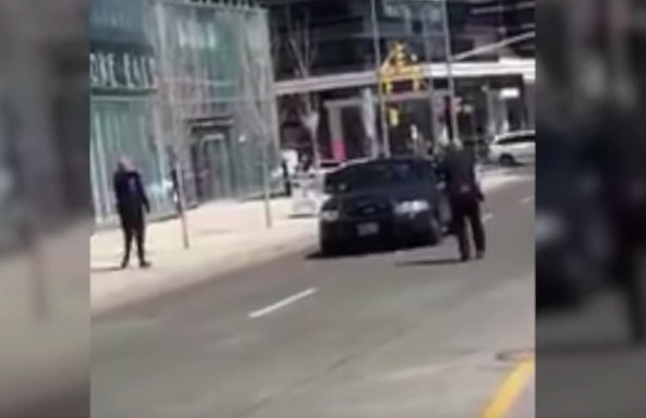 Video shows Toronto officer's dramatic arrest of van attack suspect ...