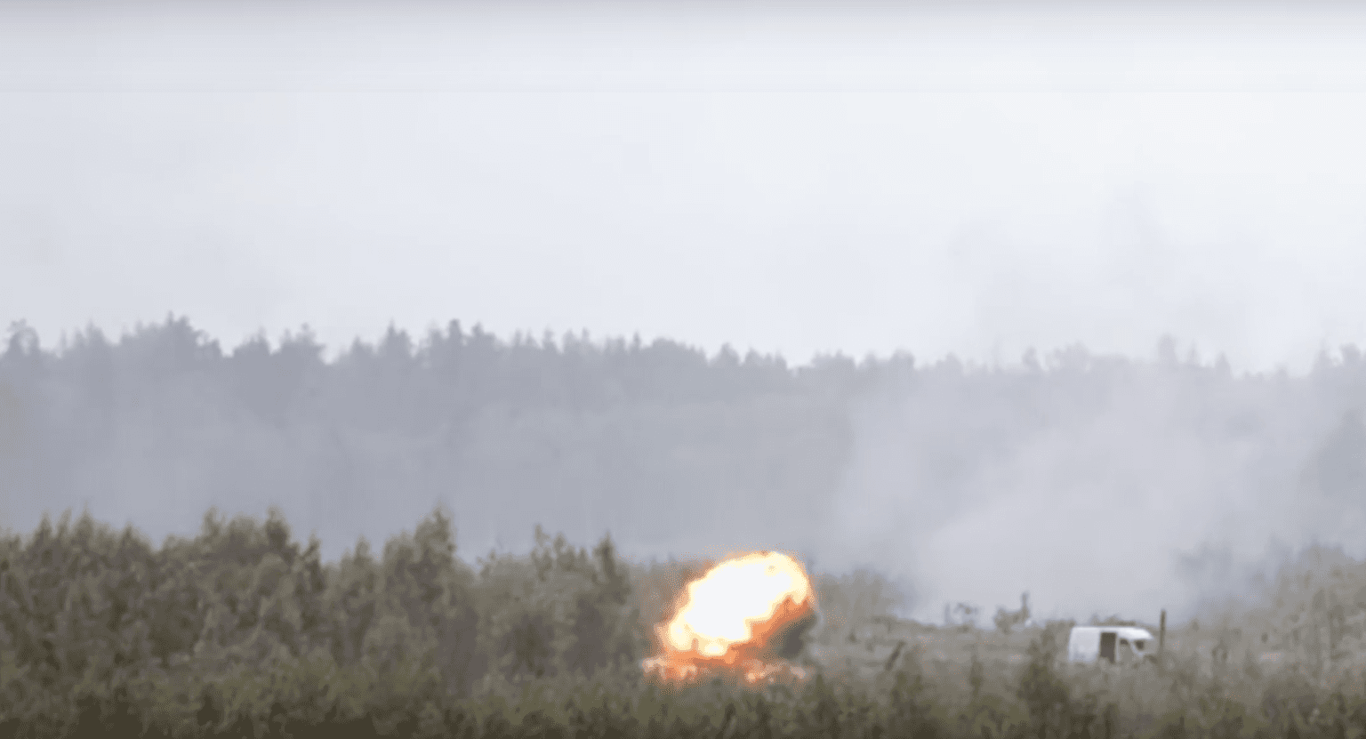 Watch Army soldiers firing an FGM148 Javelin antitank missile in slow