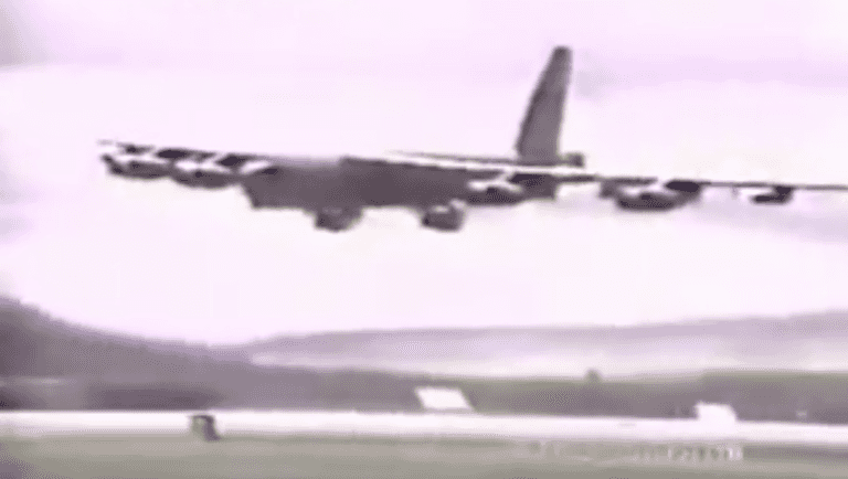 Watch Footage Of The Tragic 1994 B-52 Crash At Fairchild Air Force Base ...