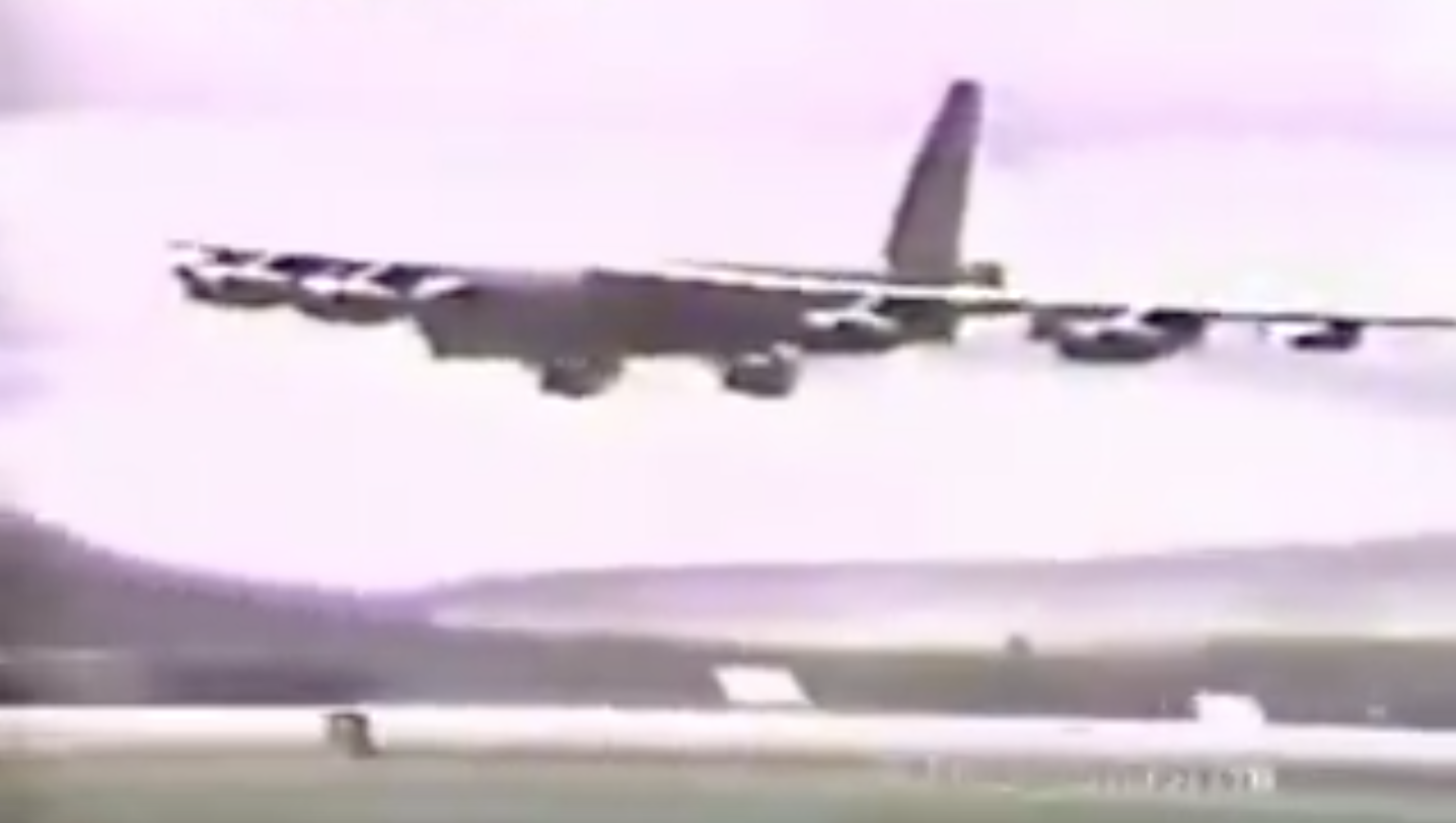 Watch Footage Of The Tragic 1994 B-52 Crash At Fairchild Air Force Base ...