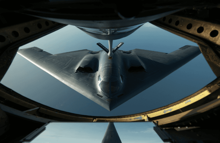 Here are 7 amazing high-res photos of the B-2 bomber | American ...