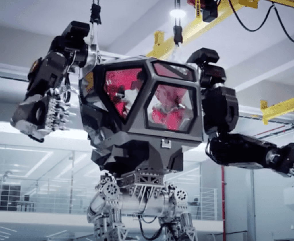 (VIDEO) 13foottall South Korean robot mimics human movement