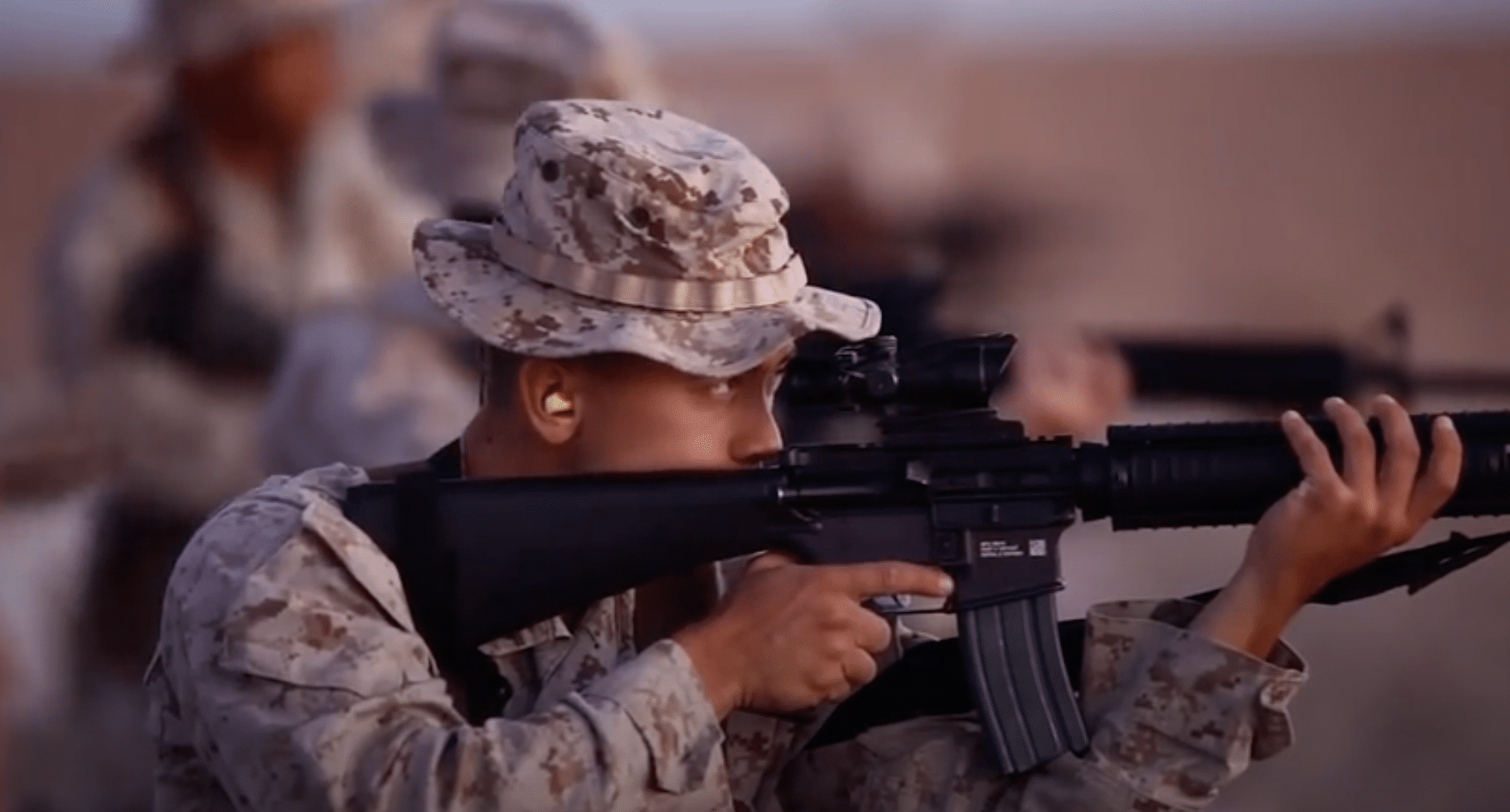 Combat marines. M27 Infantry Automatic Rifle. USMC Gun. The Rifle Rangers.