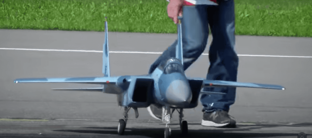 Watch Top 10 biggest and coolest remotecontrolled model aircraft