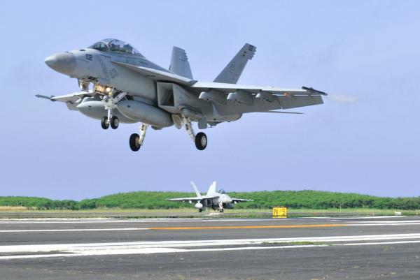 BREAKING: Two Navy F/A-18 Fighter Jets Crash Off North Carolina Coast Into Atlantic Ocean Featured