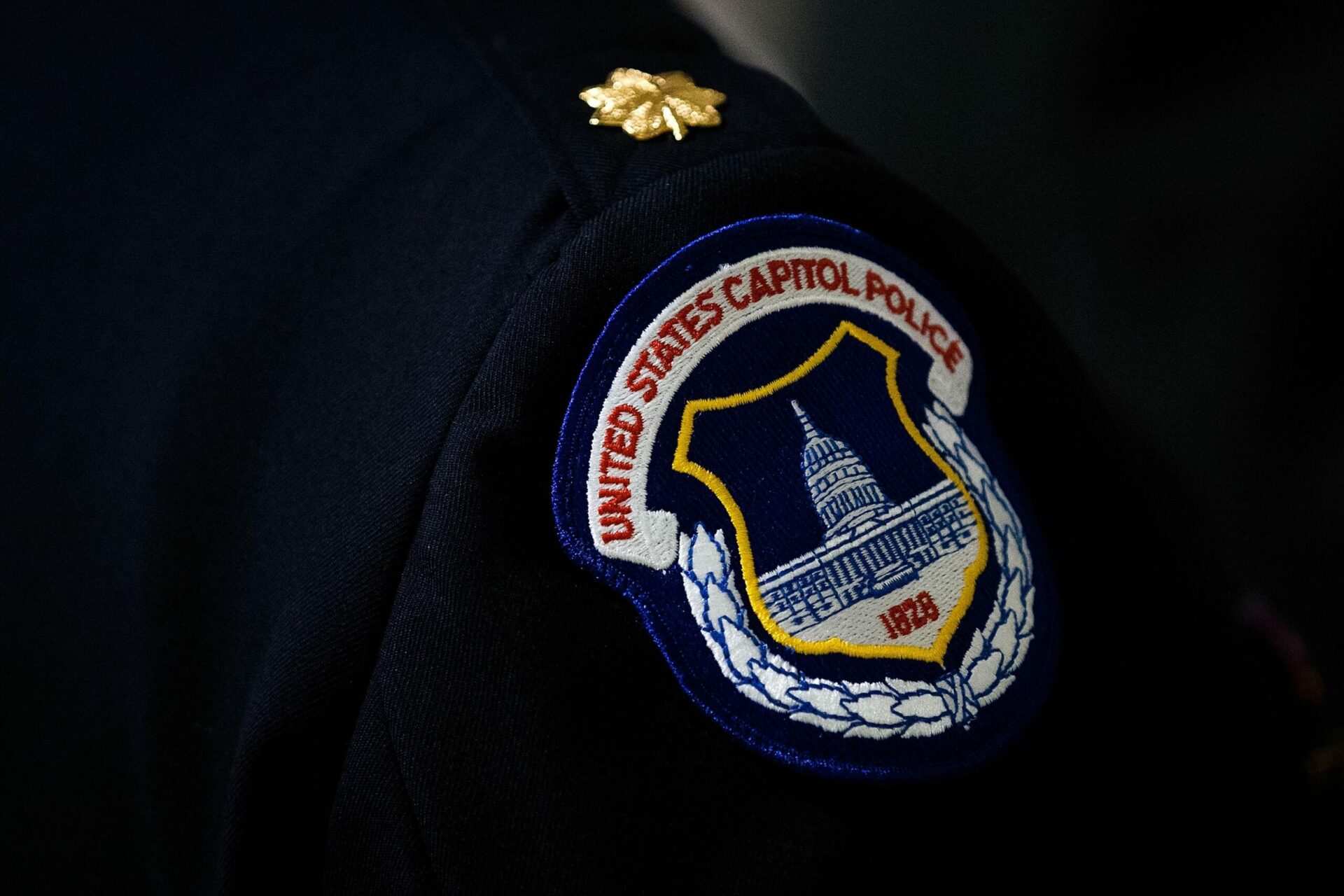 Capitol Police arrest man with knives, smoke grenade who was impersonating officer