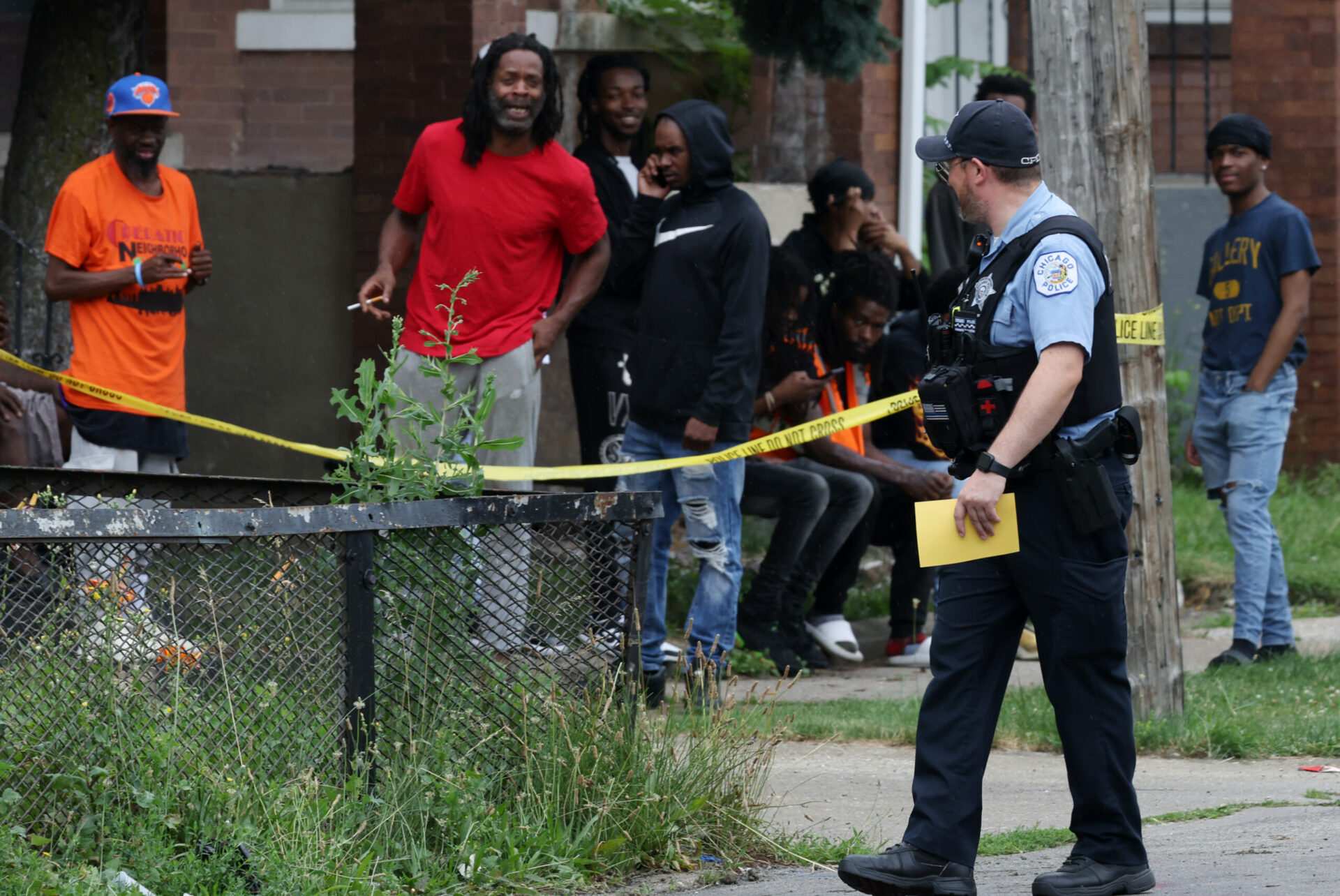 2 women dead, 3 children hospitalized after Chicago shooting