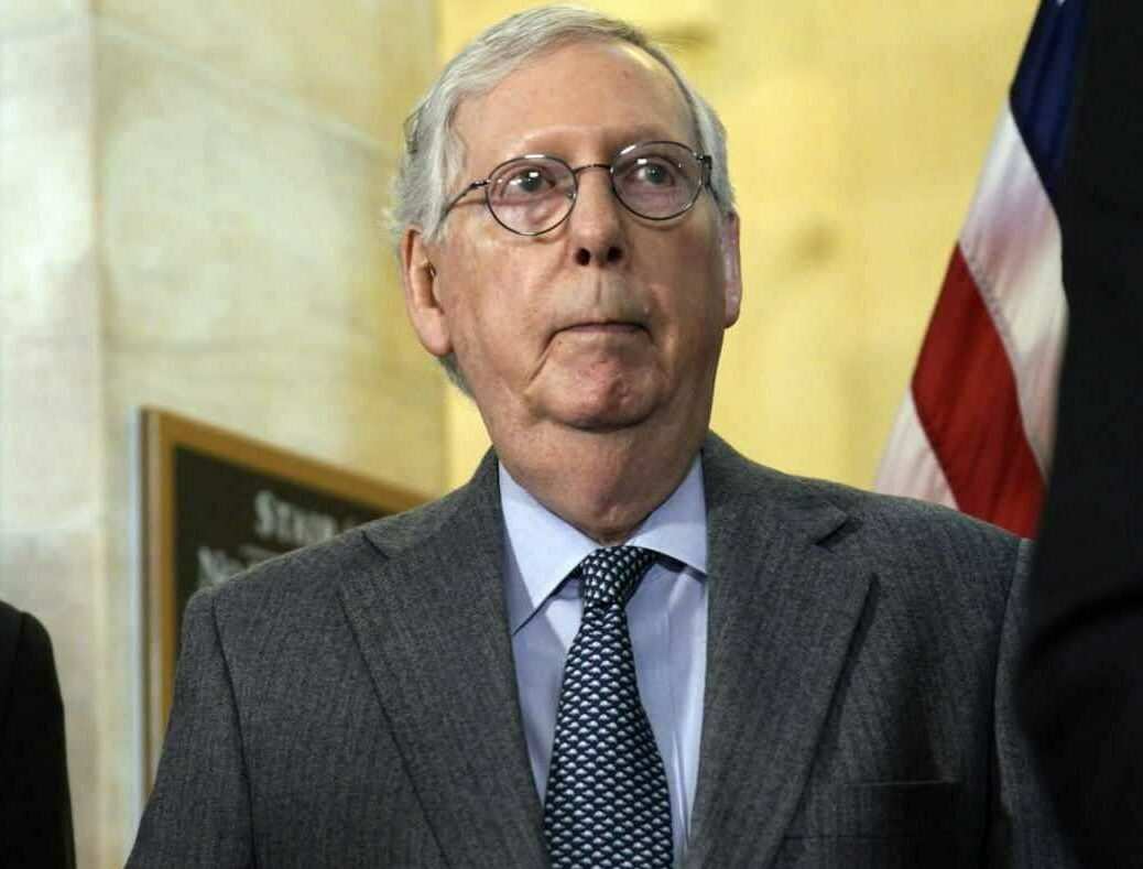 Video Mitch Mcconnell Freezes Again During Press Conference 8099