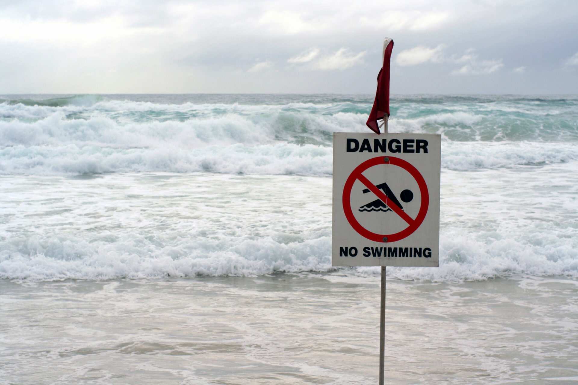 Mysterious medical waste washing up on East Coast causes slew of beach closures