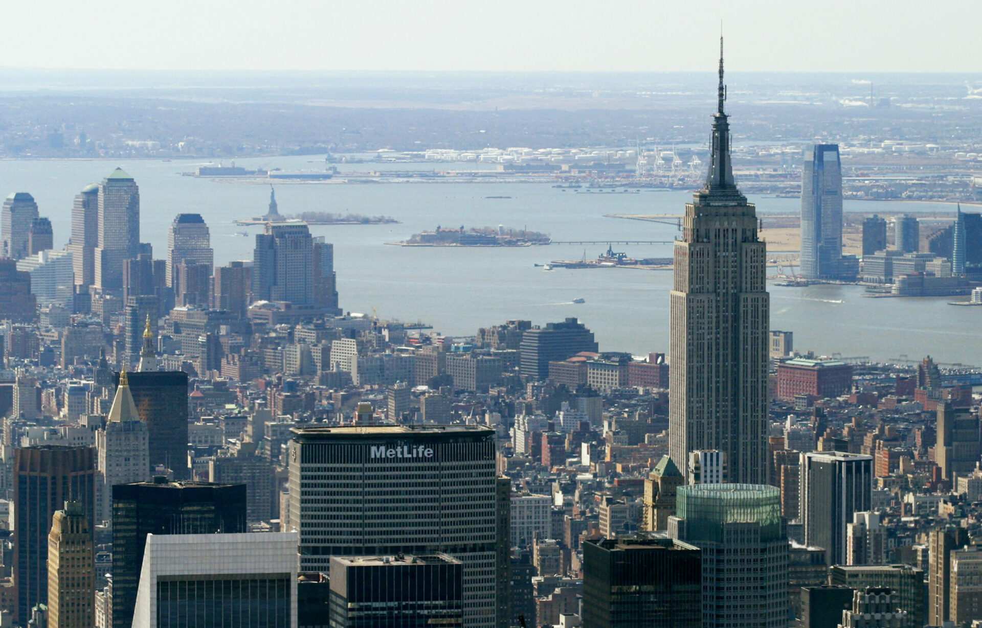 1,300 illegal immigrants swarm NYC's City Hall