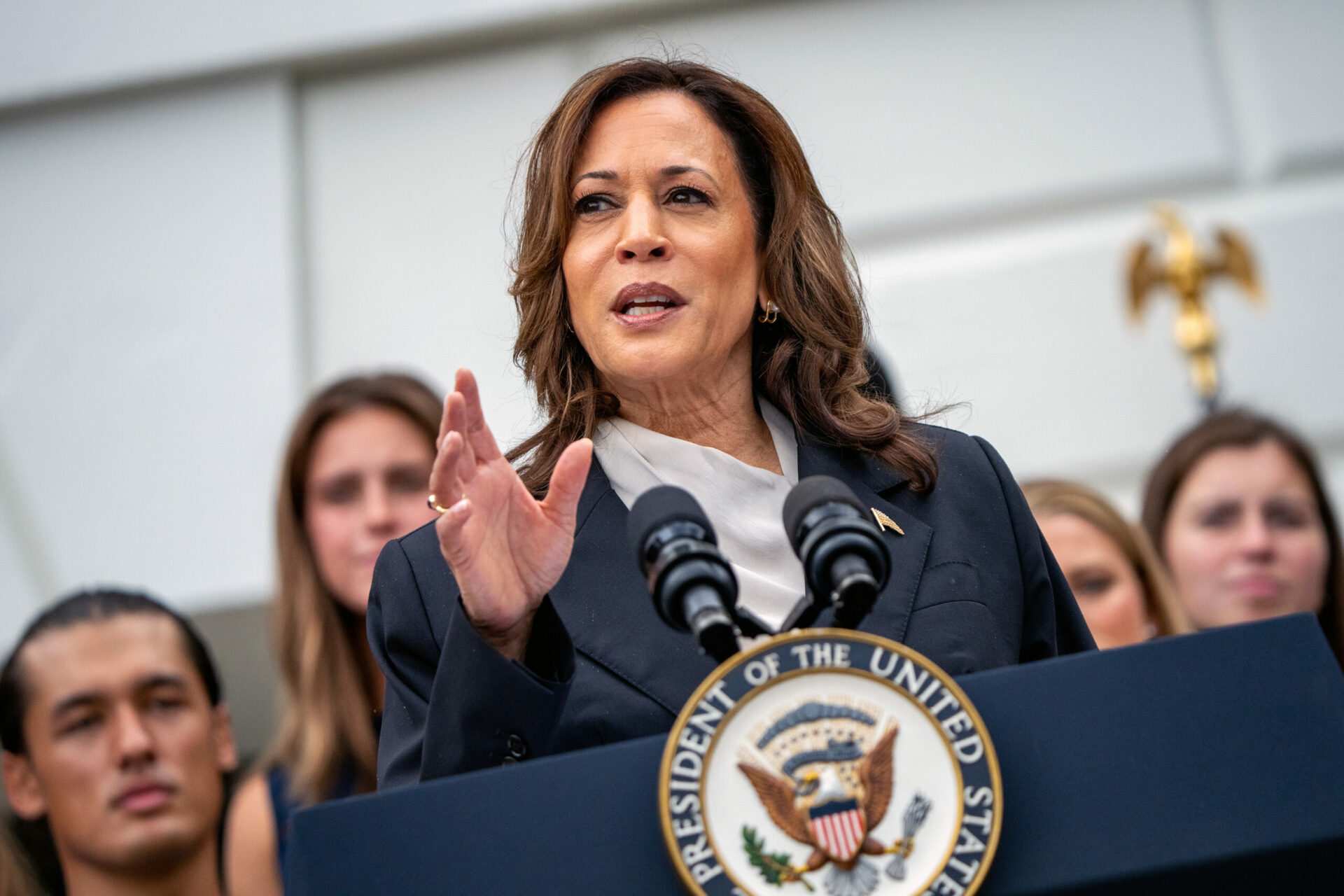 Top VP candidates to join Kamala Harris on new Democratic ticket