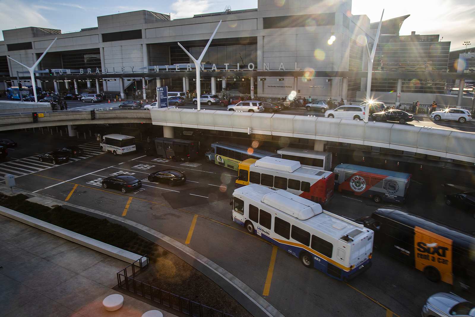 Traveler carries measles through LAX as cases rise around the US