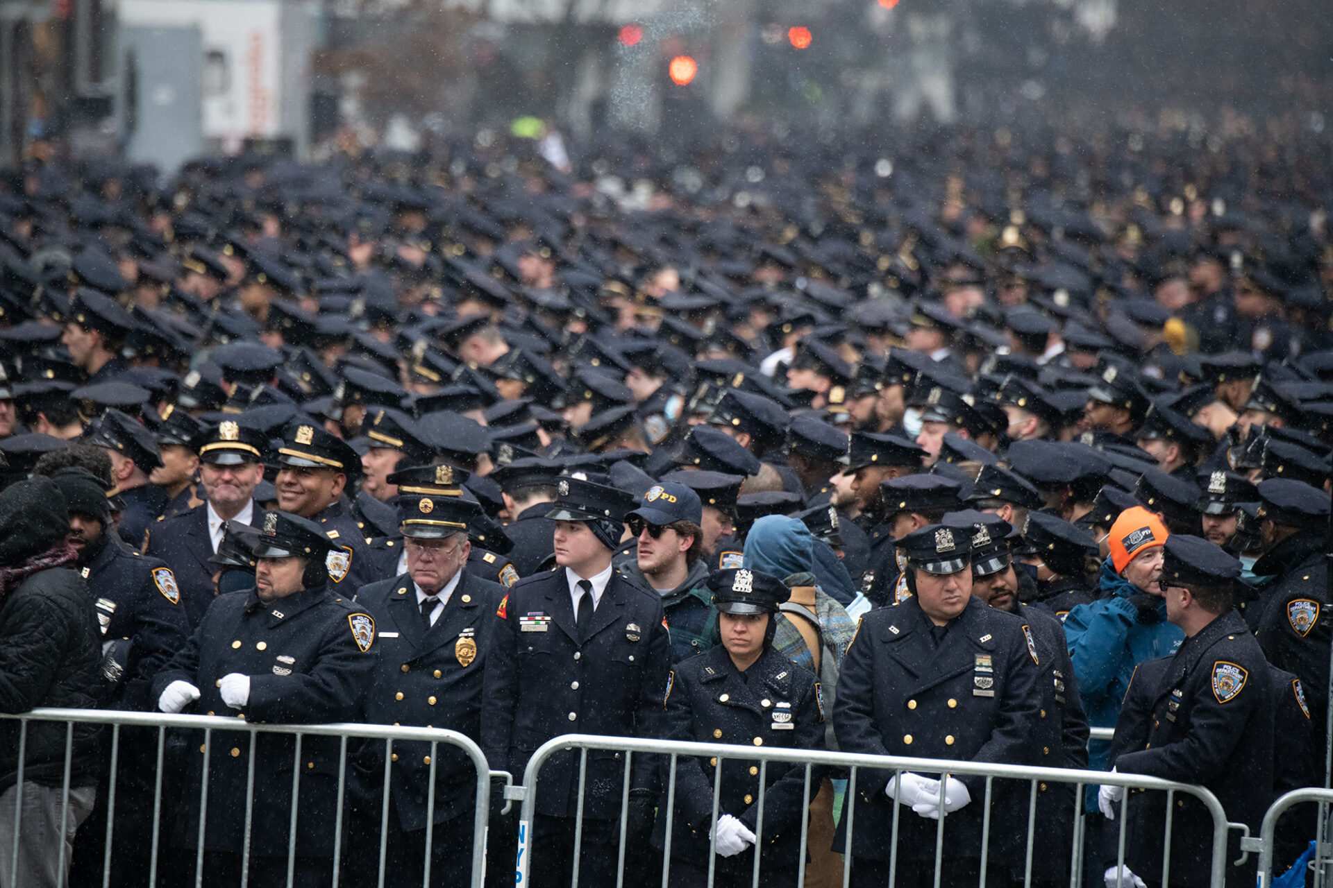 Actress Susan Sarandon Compares Nypd Cops Honoring Fallen Cop To 