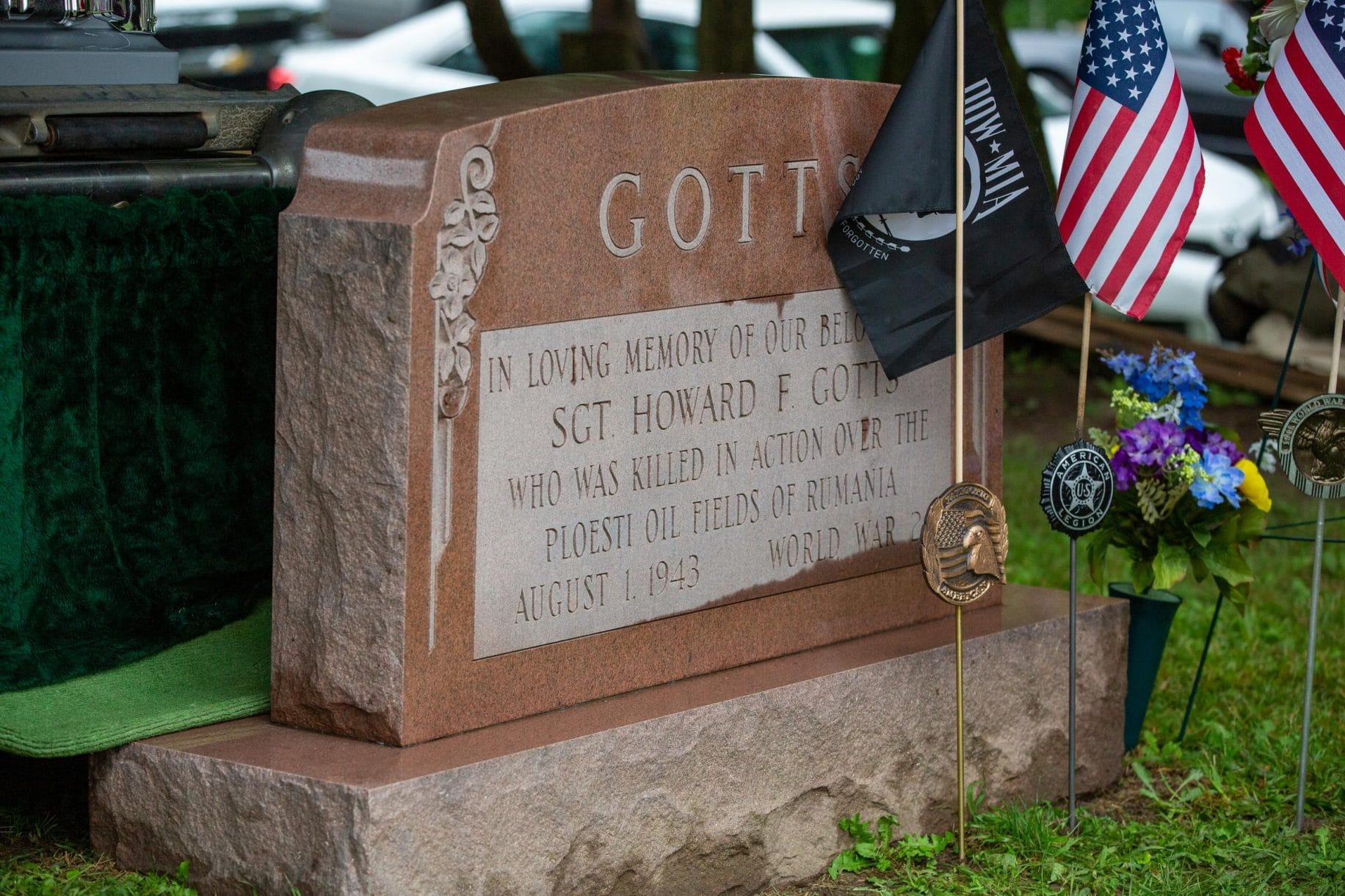 (PHOTOS) Paying longawaited respects WWII veteran buried in NY