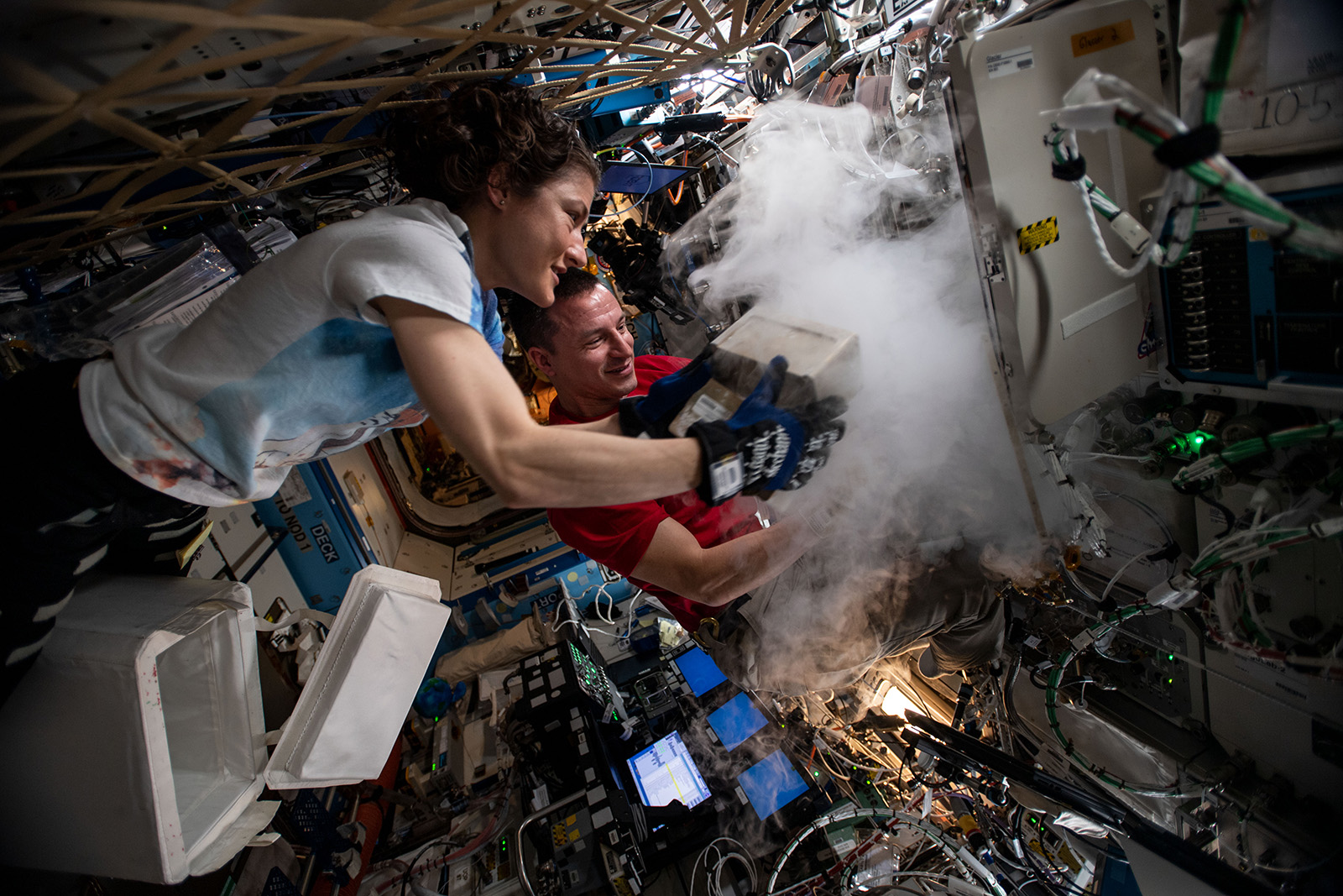 Video NASA astronaut Christina Koch returns to Earth after record