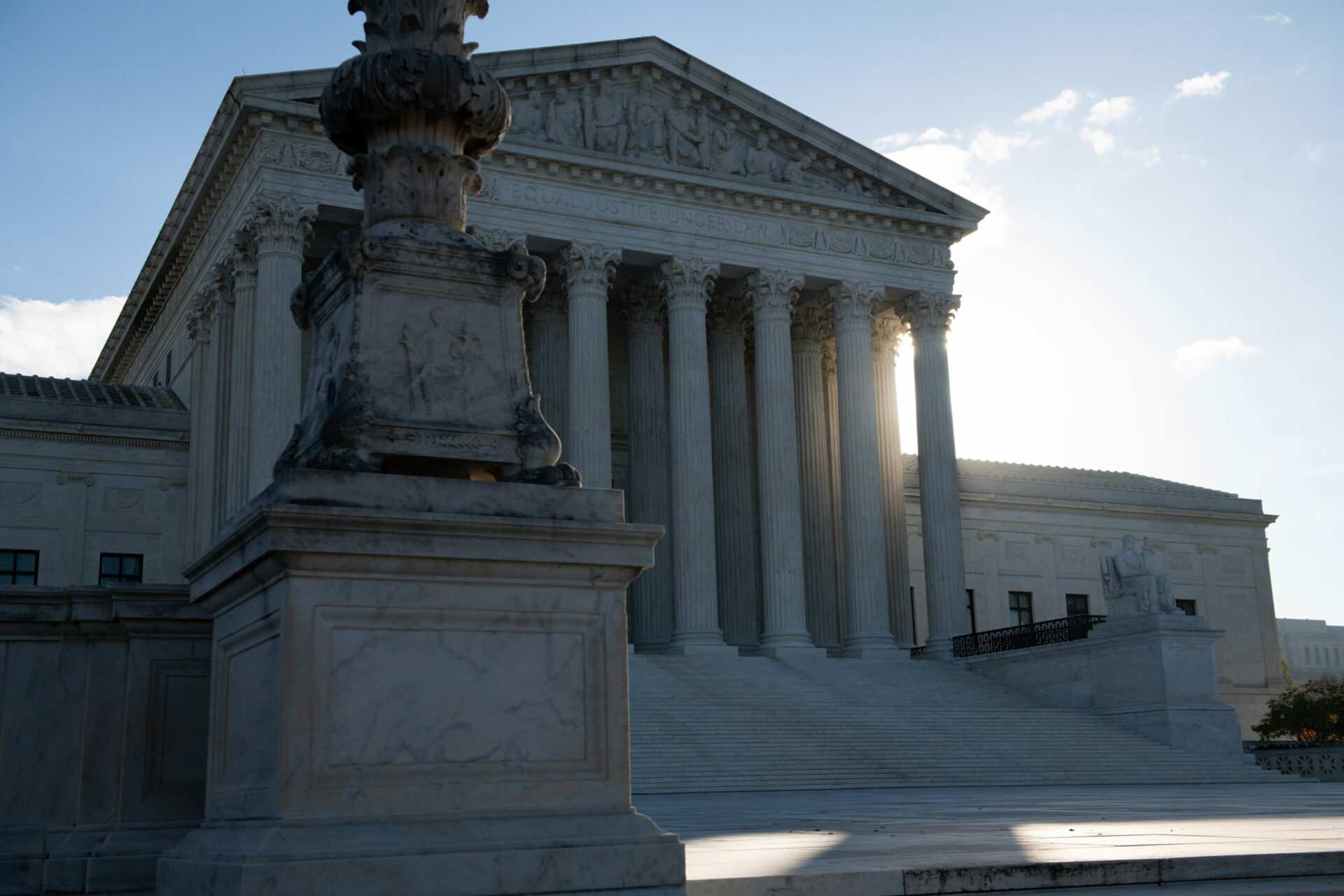 Supreme Court Justice Breyer announces he's retiring tomorrow