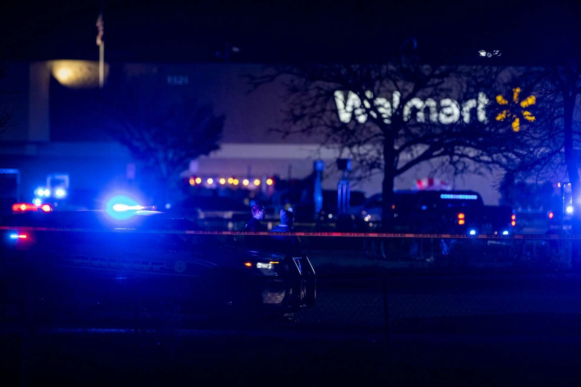 7 dead after shooting inside Walmart store in Virginia, police say