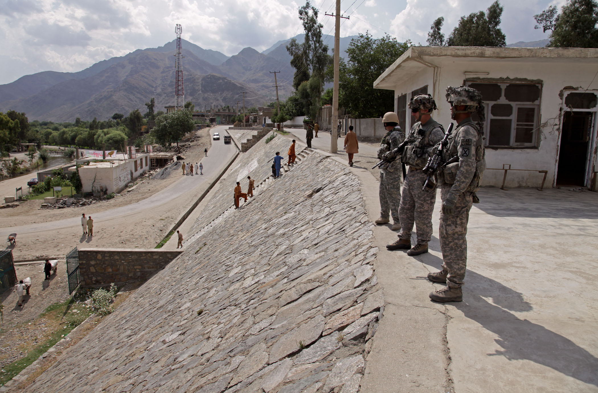 Two U.S. Soldiers Injured by IED Blast In Afghanistan Featured