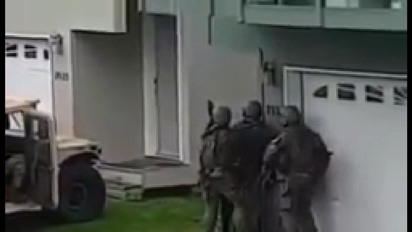 WATCH FBI Alaska SWAT Team's massive breach fail American Military News