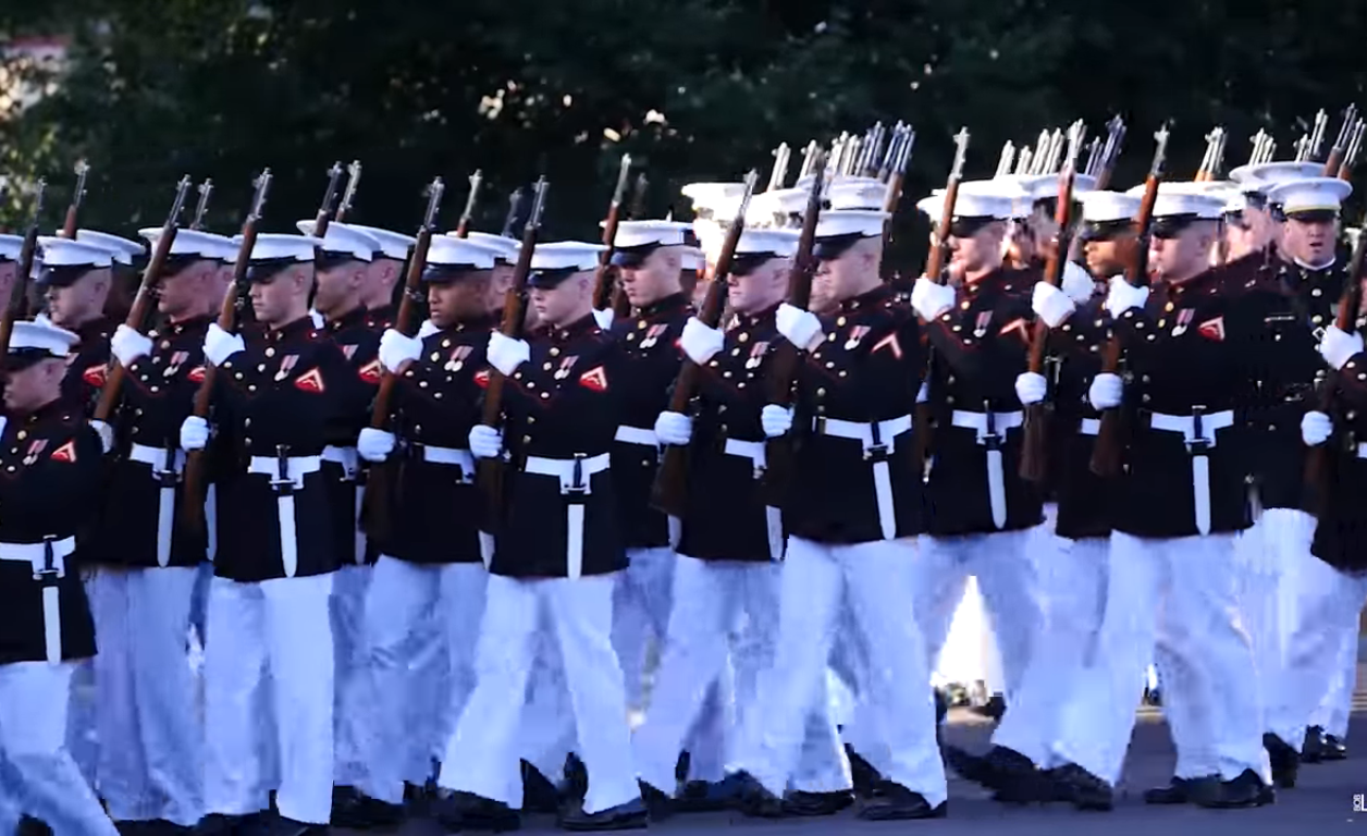 Watch the US Marine Corps Drill Platoon perform a spectacular silent ...