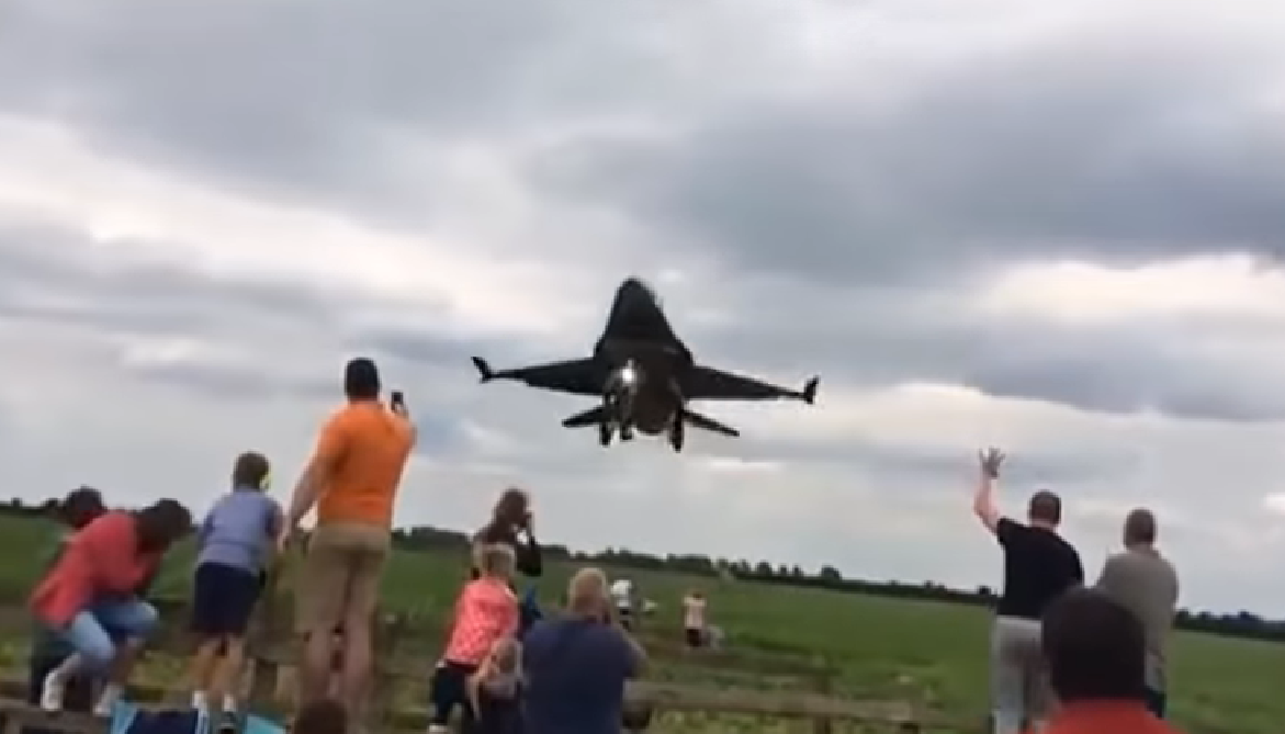 Watch this amazing compilation of the most insane fighter jet flyovers