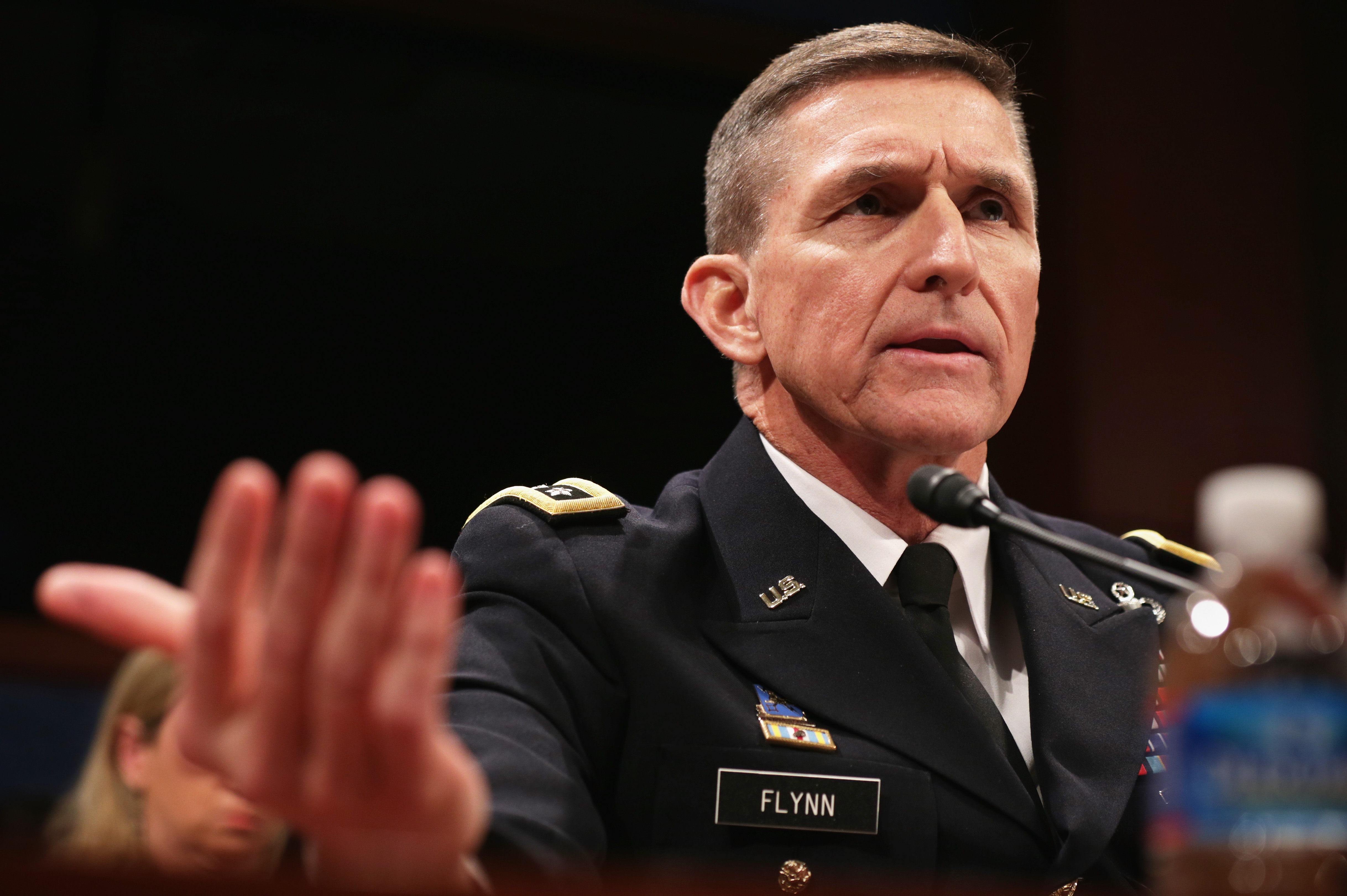 Happening Now: Flynn Expected To Invoke 5th Amendment Right & Refuse To Testify In Senate Featured