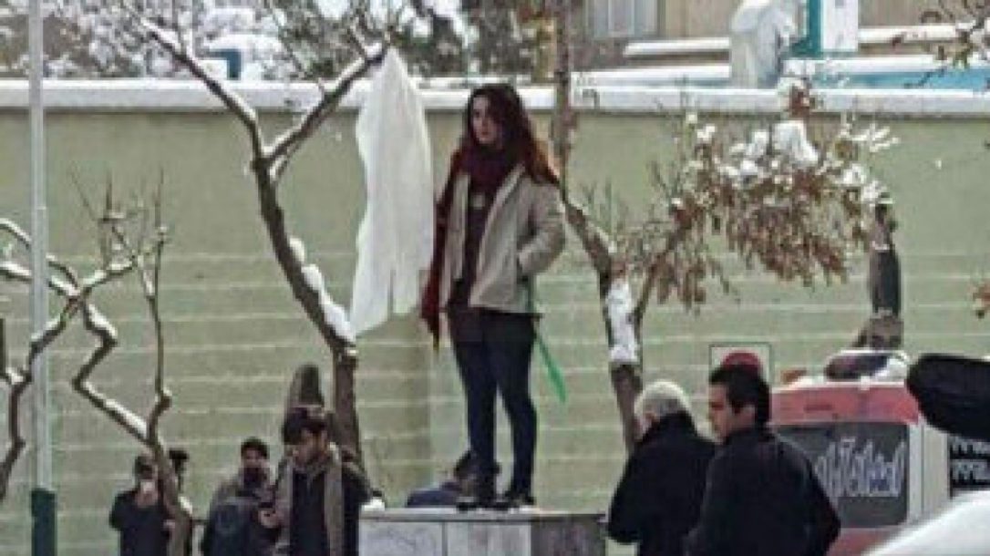 Iranian Women Protest Islamic Dress Code By Removing Hijabs American Military News 