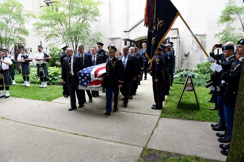 Last surviving Easy Company medic portrayed in 'Band of Brothers' dies