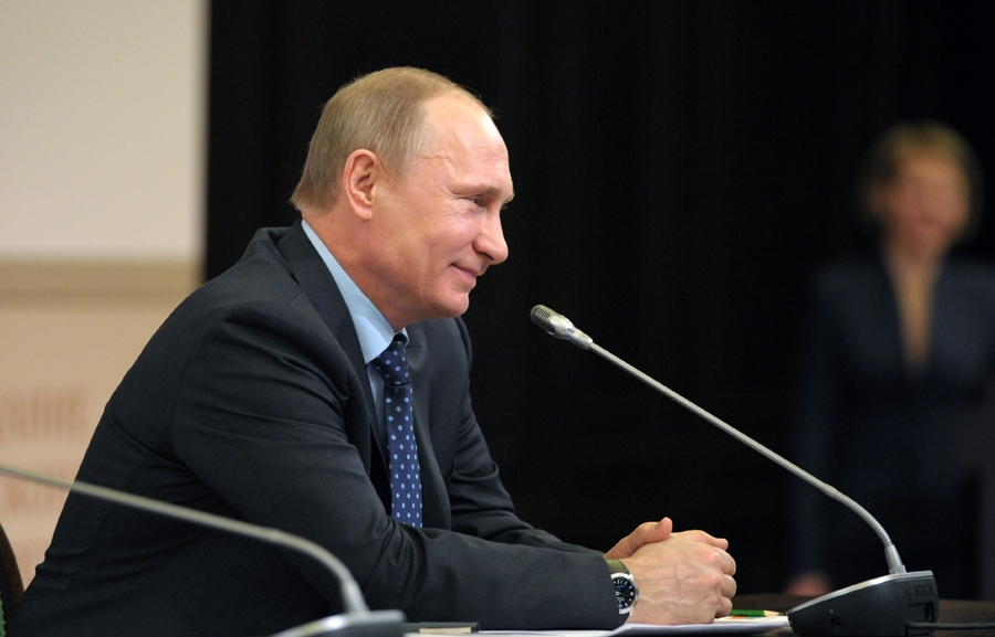 Putin Laughs At Kerry And Rejects America’s Request To Stop Bombing ISIS In Syria Featured