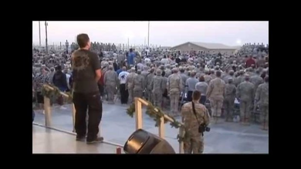 Robin Williams Gets Huge USO Tour Surprise, Handles It Perfectly (video) Featured